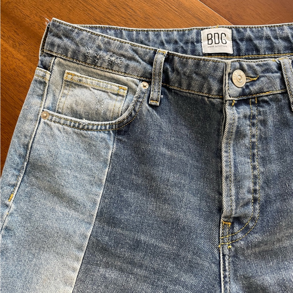 BDG Multicolor Light Wash and Dark Wash JEANS!